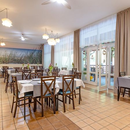 Waterside Resort Darlowko Buitenkant foto