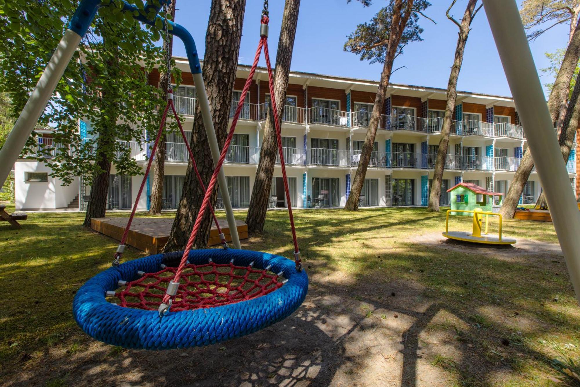 Waterside Resort Darlowko Buitenkant foto