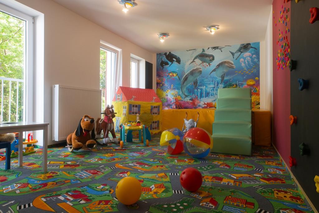 Waterside Resort Darlowko Buitenkant foto