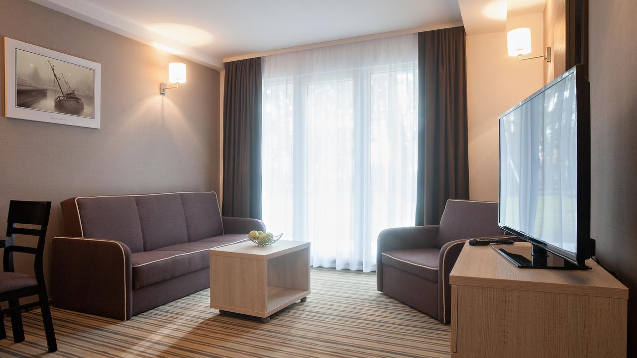 Waterside Resort Darlowko Buitenkant foto