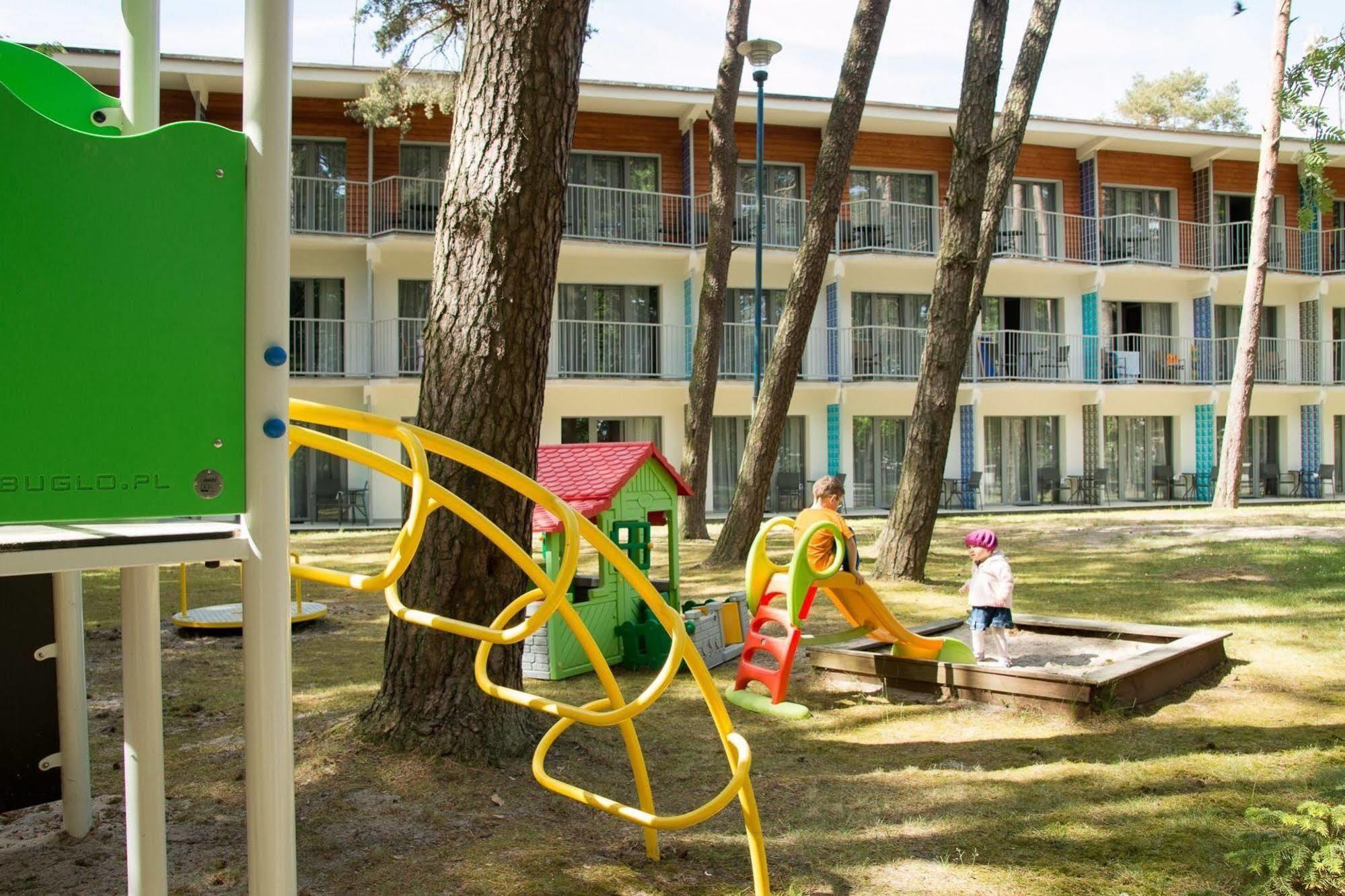 Waterside Resort Darlowko Buitenkant foto