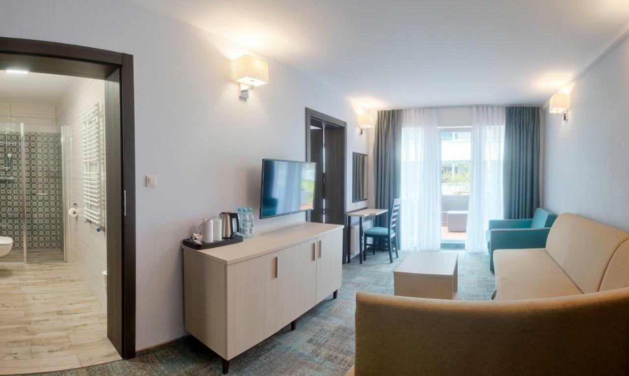 Waterside Resort Darlowko Buitenkant foto